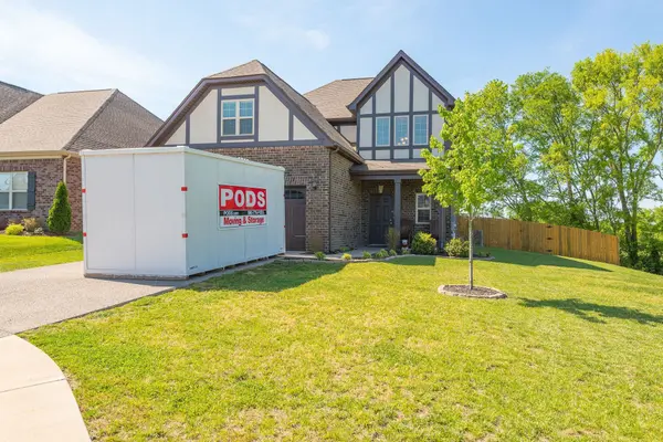 1049 Windemere Dr, Gallatin, TN 37066
