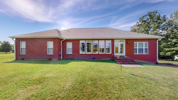 1028 Ridglea Dr, Burns, TN 37029
