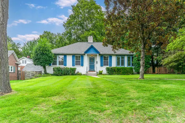 703 5th Ave #W, Springfield, TN 37172