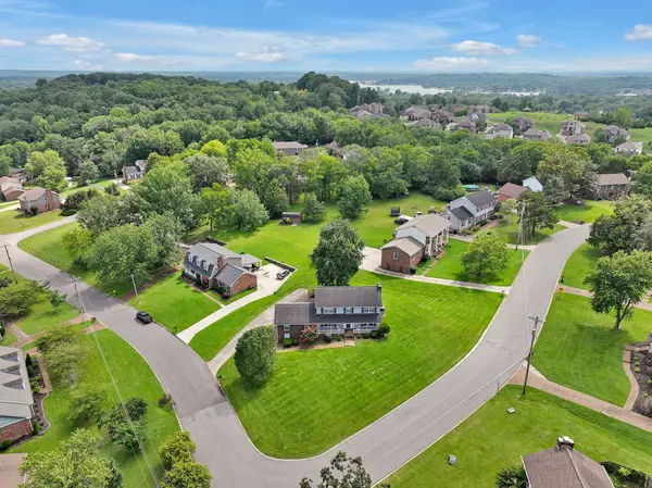 111 Stark Knob Rd, Hendersonville, TN 37075