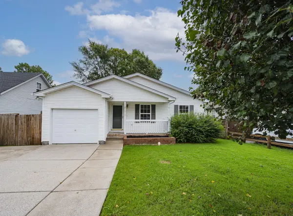 452 Cedar Park Cir,  La Vergne,  TN 37086