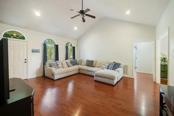 327 Huntington Dr, Gallatin, TN 37066