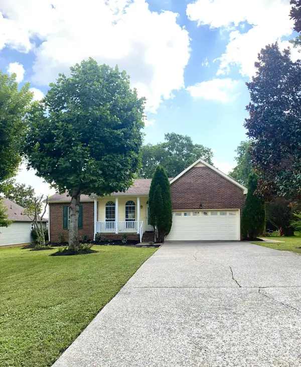 327 Huntington Dr, Gallatin, TN 37066