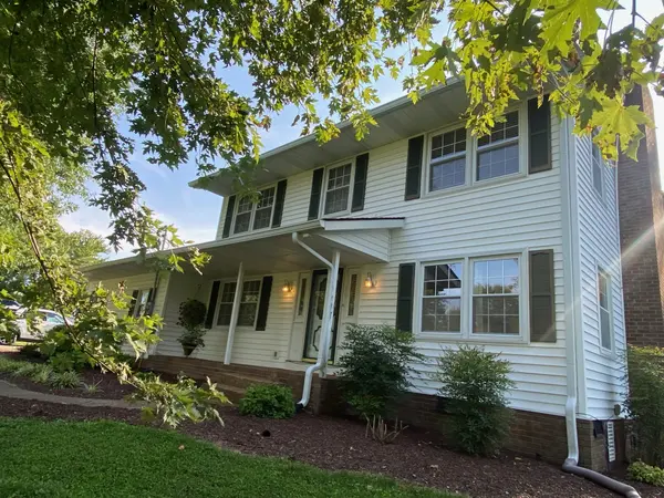 107 Spring Hollow Rd, Goodlettsville, TN 37072