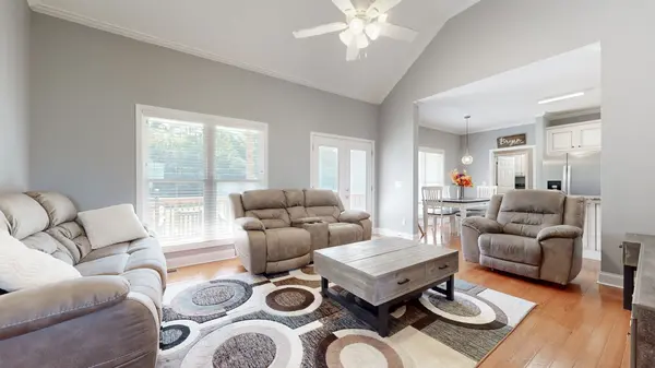 8342 Fredonia Rd, Manchester, TN 37355