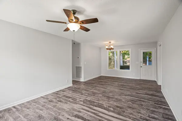 2306 Woodmont Dr, Springfield, TN 37172