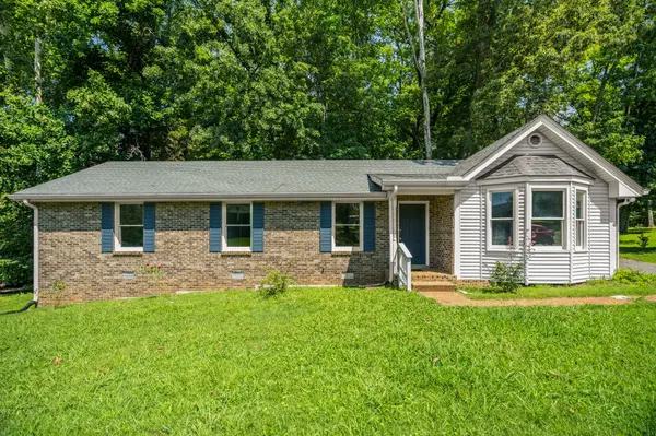 2306 Woodmont Dr, Springfield, TN 37172