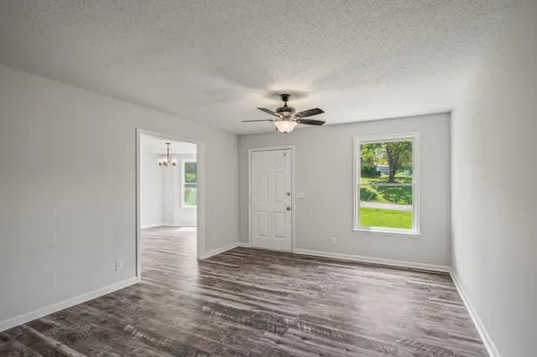 2306 Woodmont Dr, Springfield, TN 37172