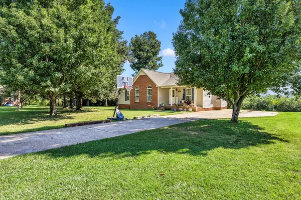 112 E Laurel Drive, Lawrenceburg, TN 38464