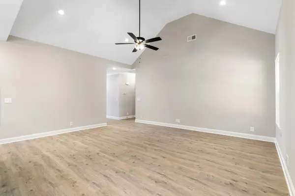 345 Chase Dr, Clarksville, TN 37043