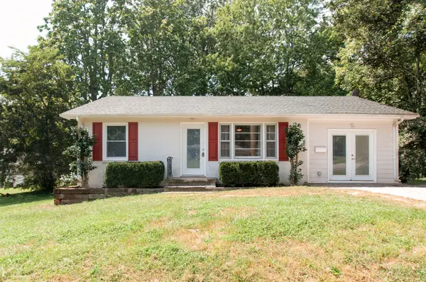 314 W Chestnut St #W, Dickson, TN 37055