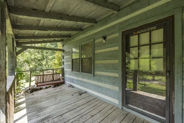 648 Cummings Ln, Cottontown, TN 37048