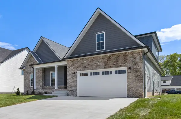 576 Bowden Dr, Clarksville, TN 37043