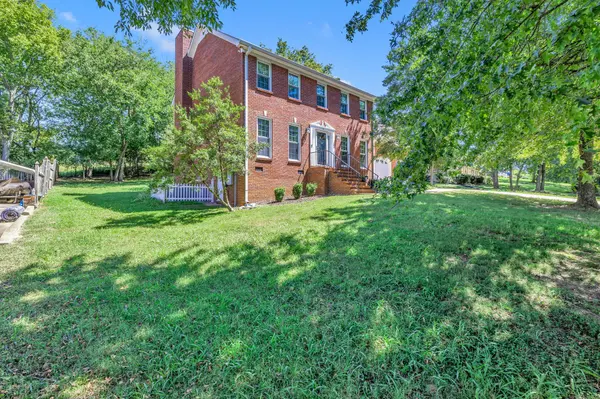 119 Deerfield Dr, Columbia, TN 38401