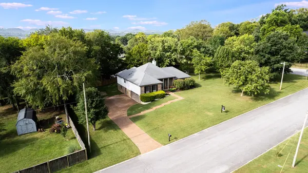 1111 Oak Creek Dr, Nolensville, TN 37135