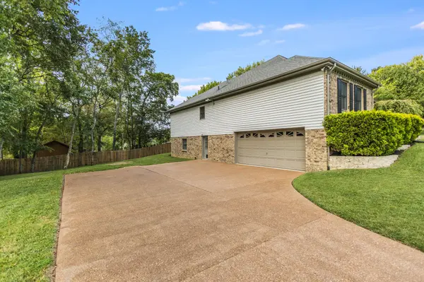 1111 Oak Creek Dr, Nolensville, TN 37135