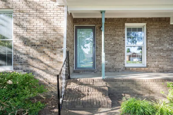 225 Millstone Cir, Clarksville, TN 37042