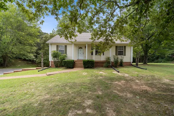 2647 Old Clarksville Pike,  Ashland City,  TN 37015