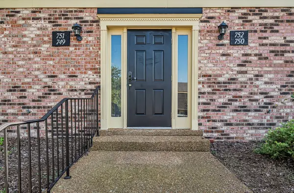 752 Fox Ridge Dr, Brentwood, TN 37027
