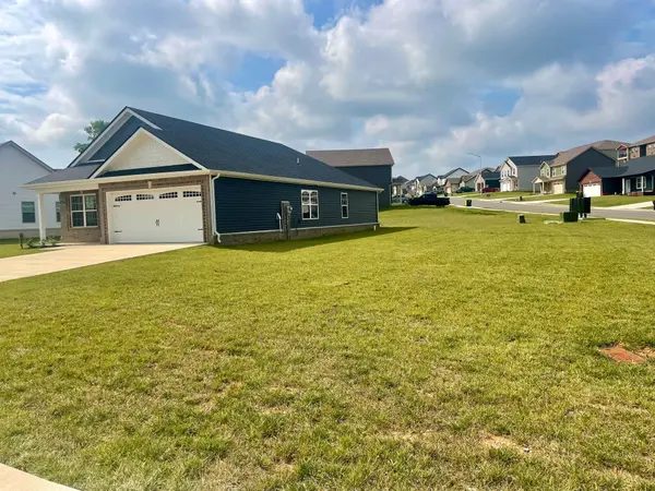816 Karmaflux Way, Clarksville, TN 37043