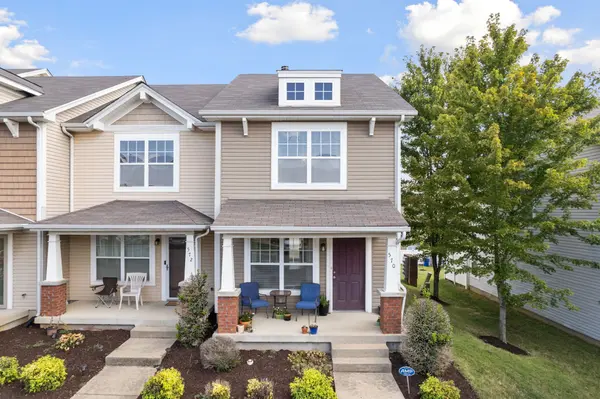 570 Bradburn Village Cir, Antioch, TN 37013