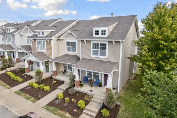 570 Bradburn Village Cir, Antioch, TN 37013