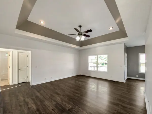 513 N Russell St, Portland, TN 37148