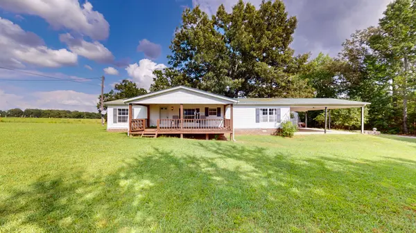 394 Stagecoach Dr, Huntland, TN 37345