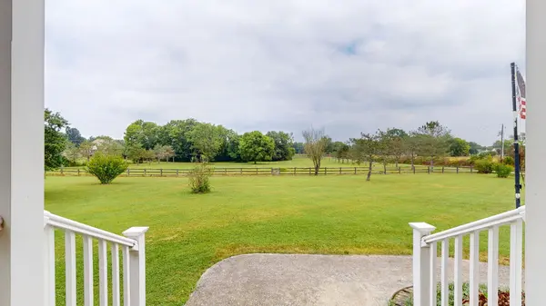 5001 Burnt Knob Rd, Murfreesboro, TN 37129