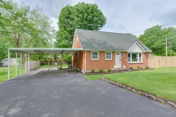 2042 Old Greenbrier Pike, Greenbrier, TN 37073