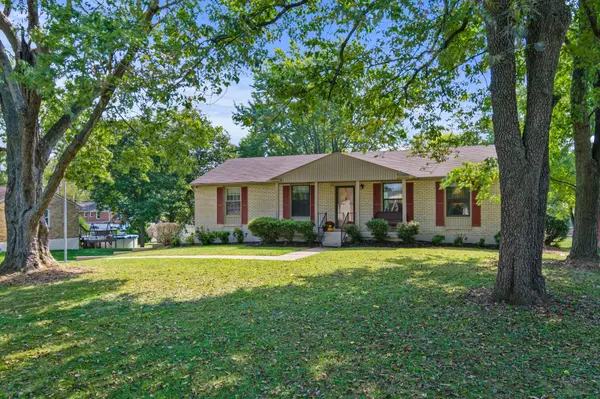 4015 Knud Dr, Columbia, TN 38401