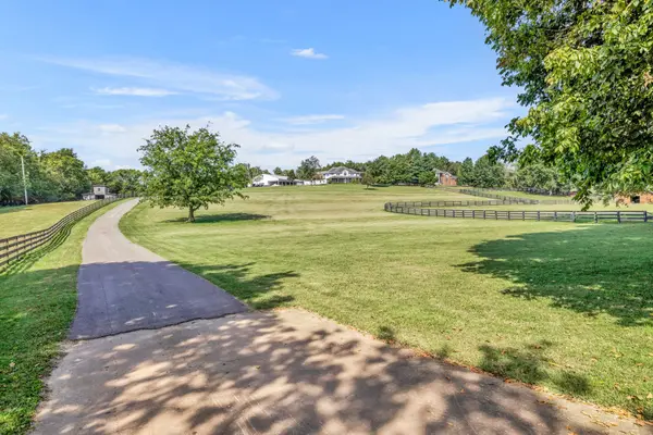 2205 doctor robertson, Spring Hill, TN 37174