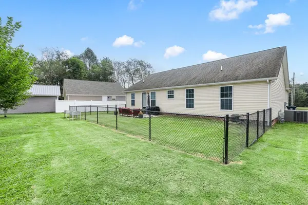 304 Spring Breeze Dr, Smithville, TN 37166