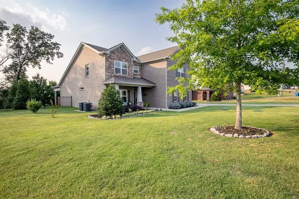 1505 Lila Dr, Murfreesboro, TN 37128