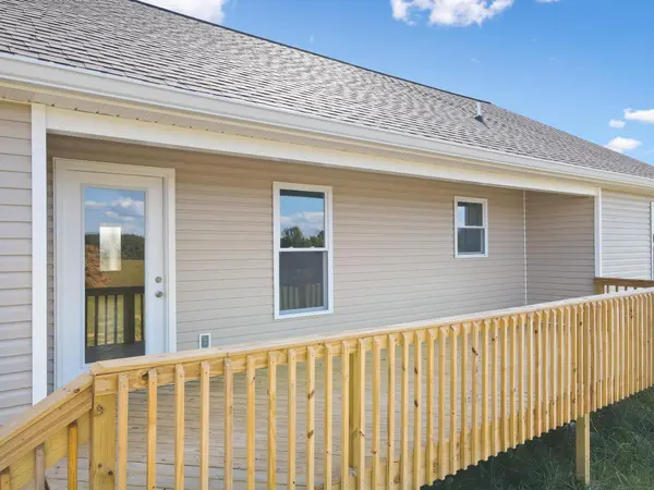 484 Northpoint Dr, Summertown, TN 38483