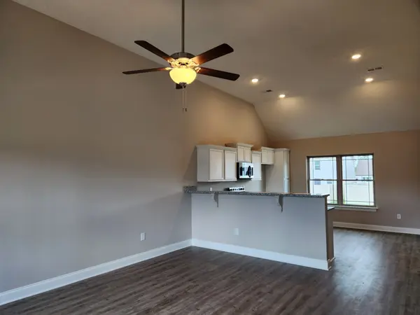 2820 Valley Farms Dr, Christiana, TN 37037