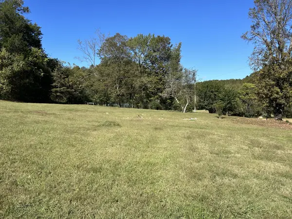 2305 Hurricane Creek Rd, Lynchburg, TN 37352