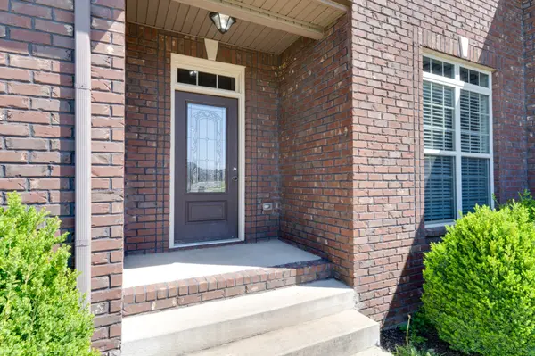 1623 Edgewater Ln, Clarksville, TN 37043