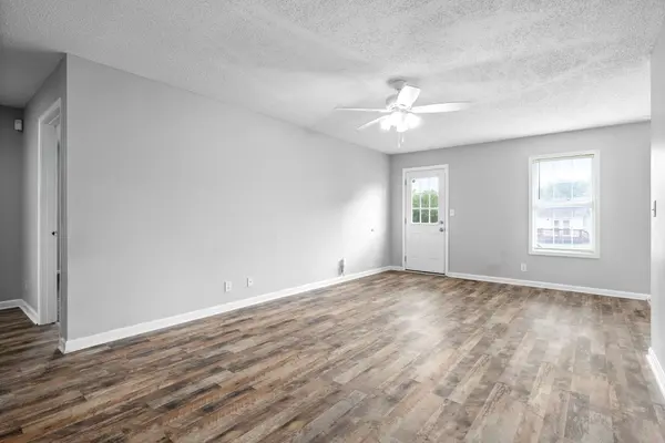 313 Congressman Dr, Clarksville, TN 37042