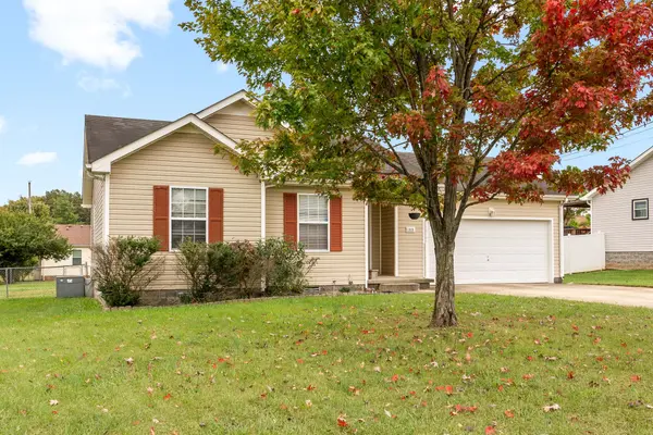 313 Congressman Dr, Clarksville, TN 37042
