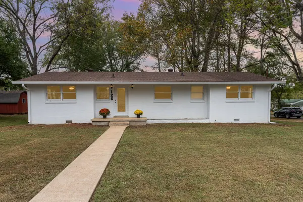 126 SE Forrest Ln, Chapel Hill, TN 37034