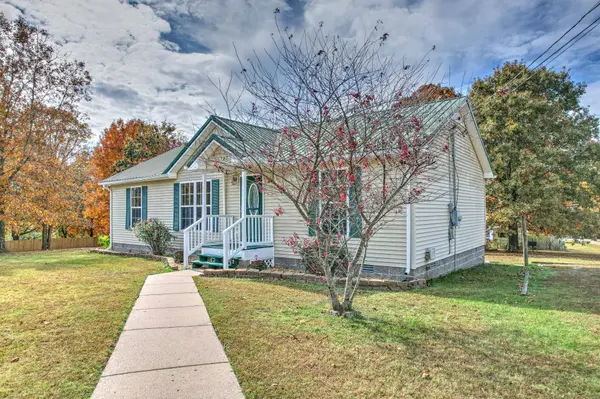 11165 Challenge Dr, Bon Aqua, TN 37025