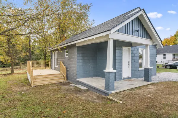 1016 5th Ave #W, Springfield, TN 37172
