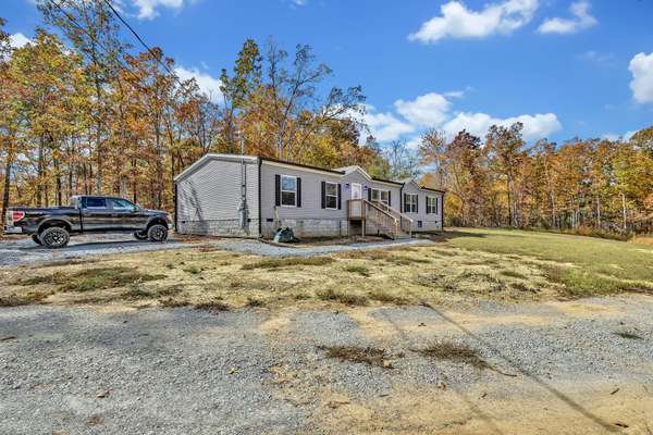 2010 Stutts Rd, Waynesboro, TN 38485