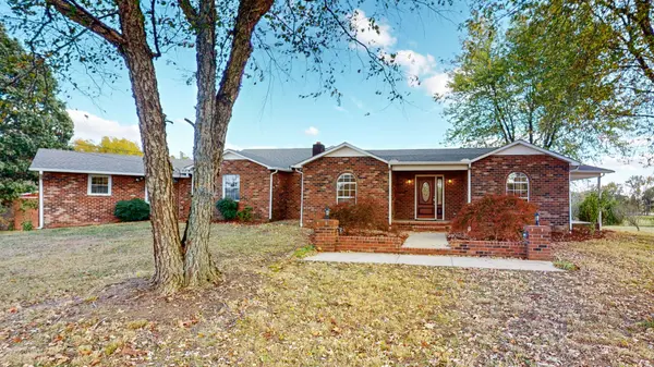 194 Old Camargo Rd, Fayetteville, TN 37334
