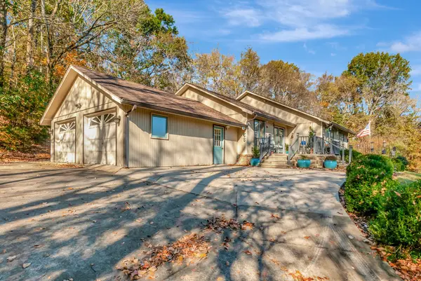 816 Hickory Ridge Trl, Columbia, TN 38401