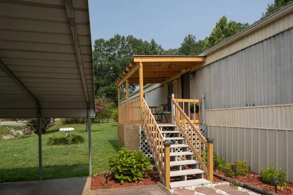 927 Lakeview Drive, Rossville, GA 30741