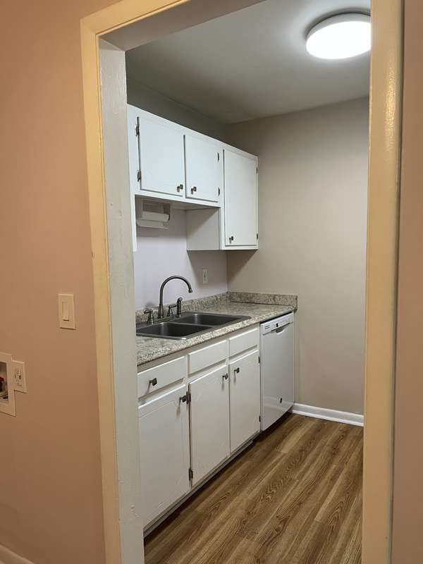 370 Wallace Rd #E #B11, Nashville, TN 37211