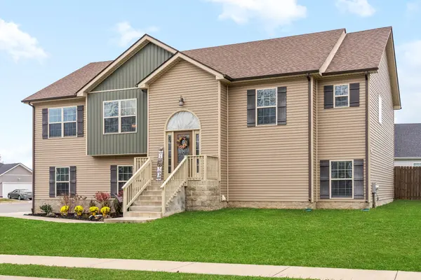 800 Waldon Ct, Clarksville, TN 37042