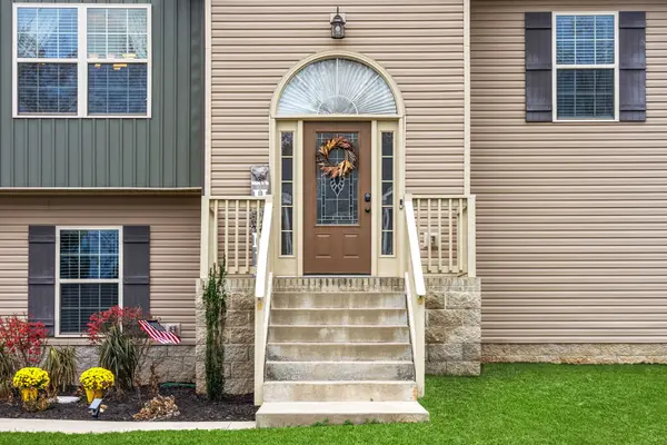 800 Waldon Ct, Clarksville, TN 37042